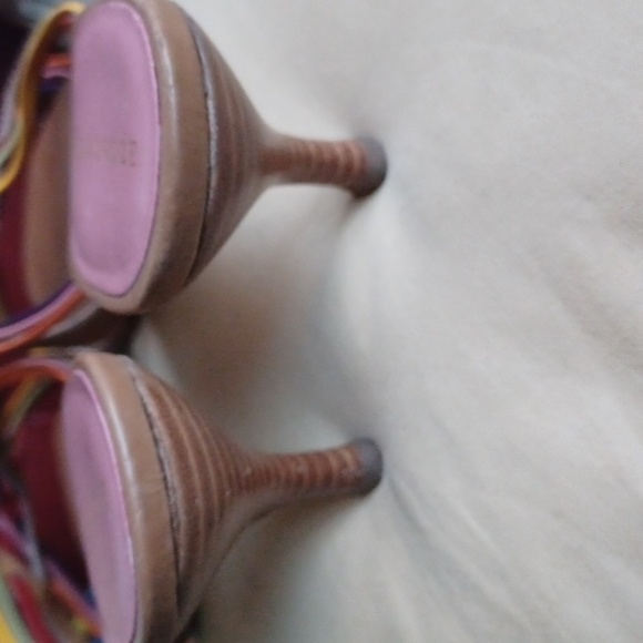 Apostrophe Women’s Kitten Heel Sandal - Picture 3 of 8